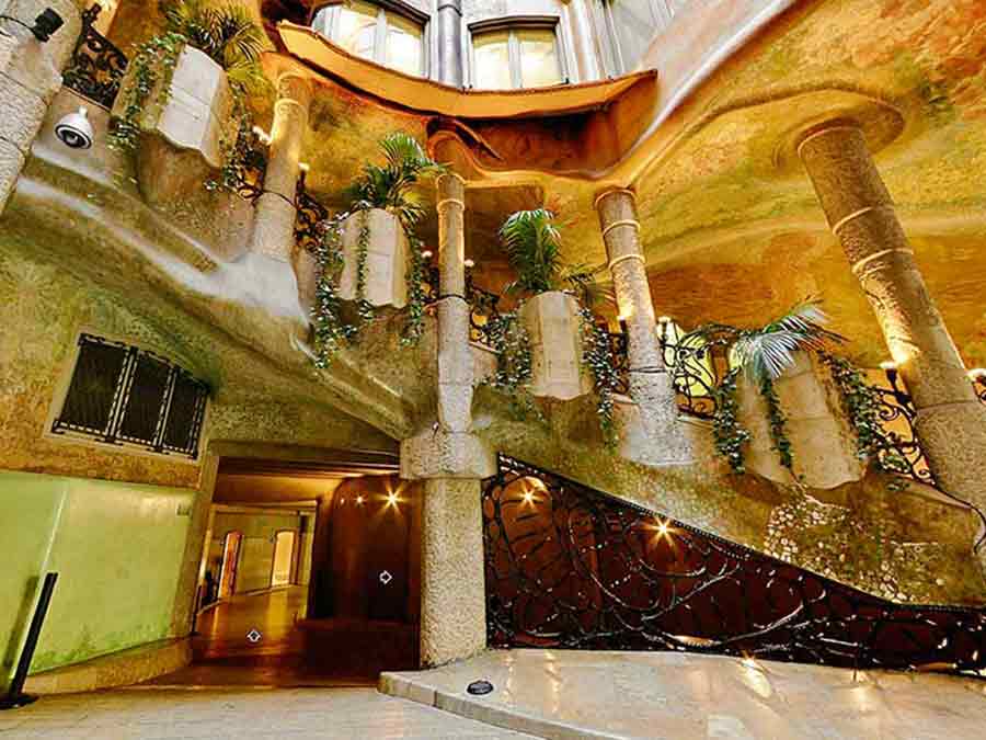 Barcelona Casa Mila Barcelona Casa Mila Gaudi, photo by Wieslaw Sadurski